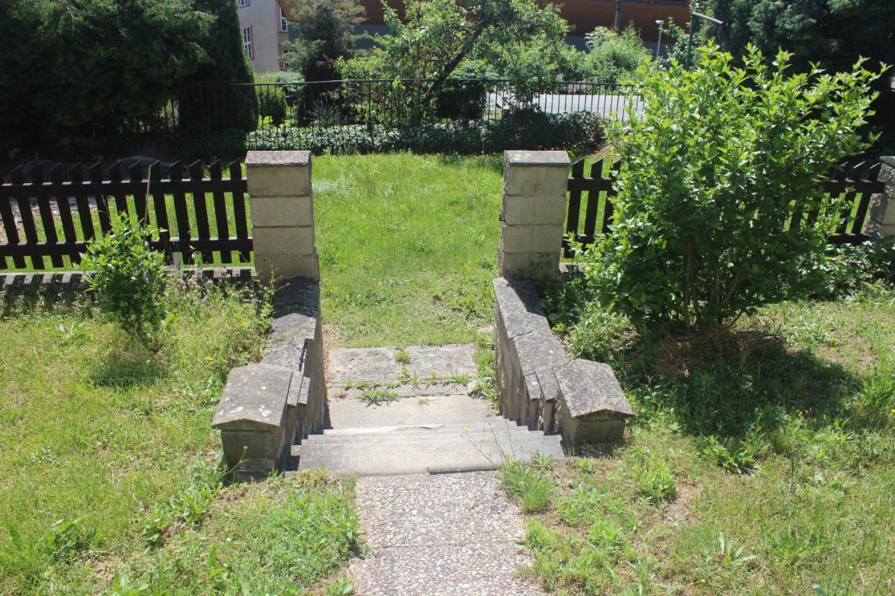 Privat Zelezny Brod Apartman Kültér fotó
